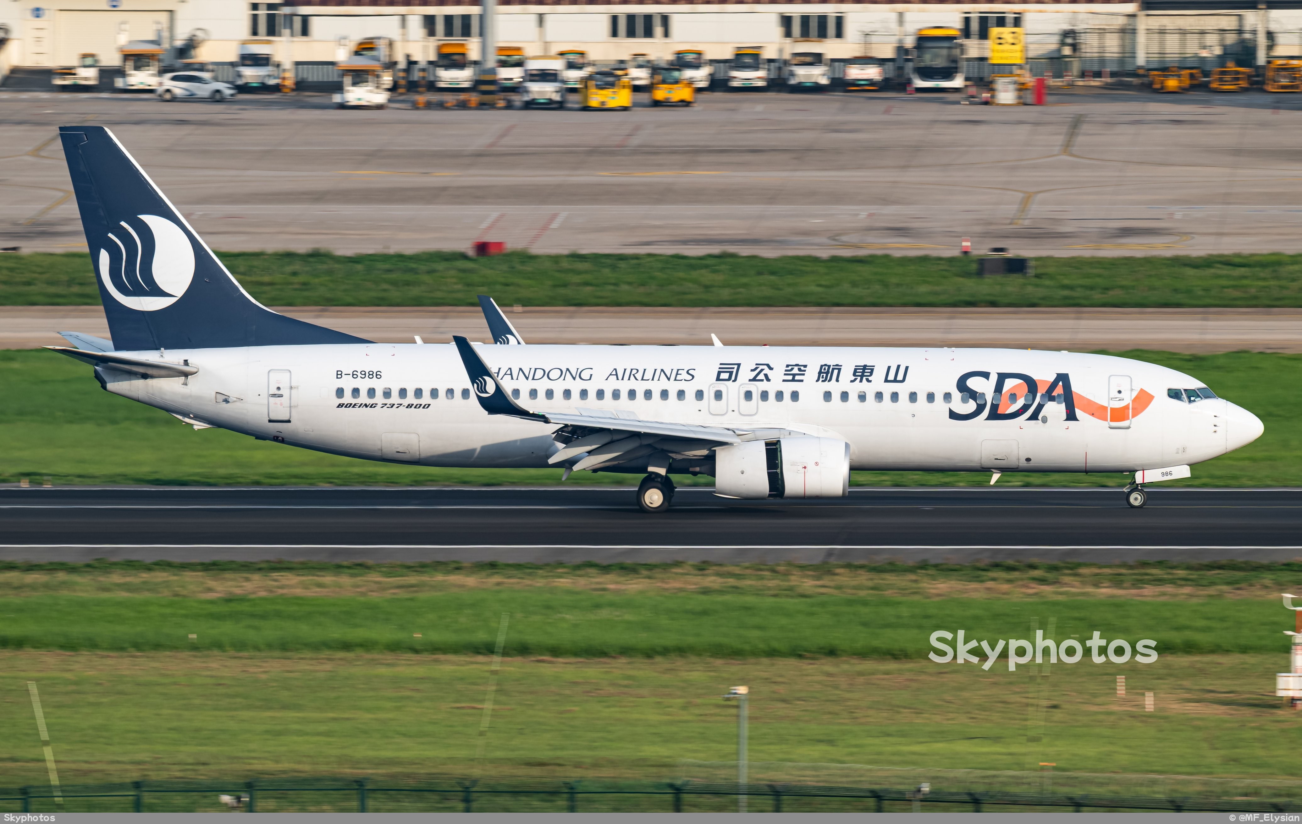 山东航空 B737-85N(WL)